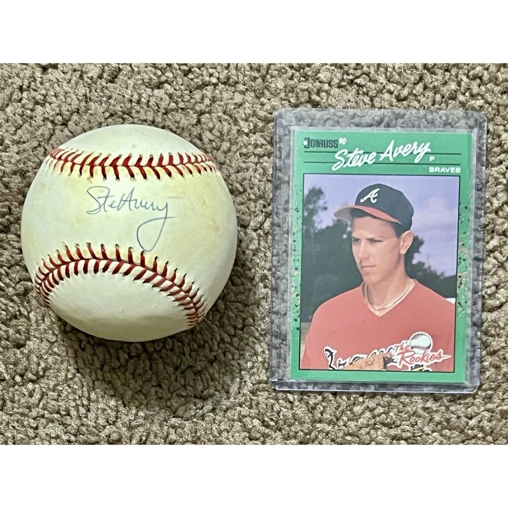 Steve Avery MLB  Autographed signed Baseball with Rookie Card